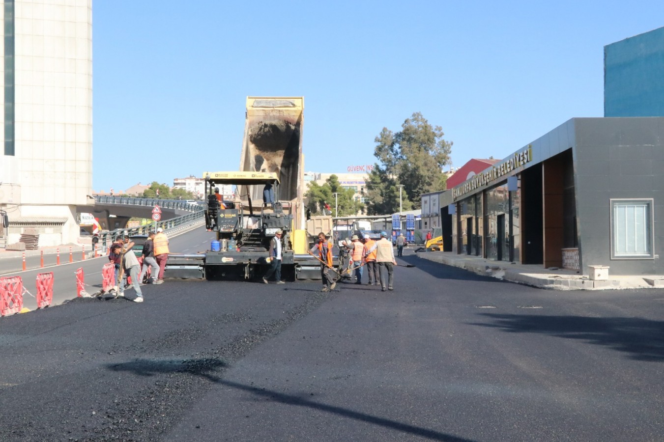 Şanlıurfa Abide Kavşağında Asfalt Çalışması Başladı;