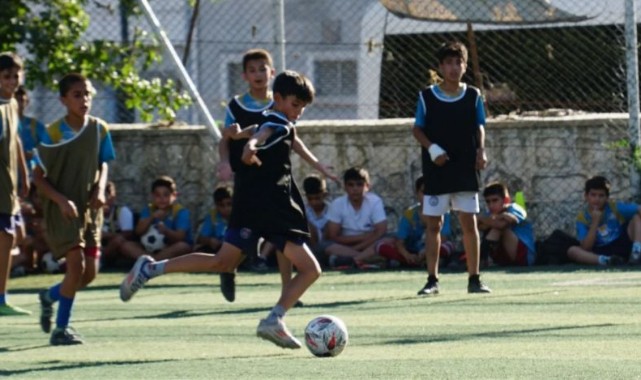 Haliliye'de Yaz Futbol Kursu Çocukların Gözdesi Oldu;