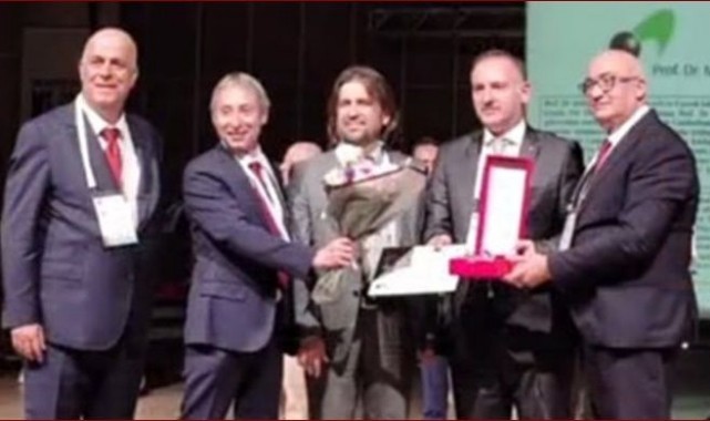 Harran Üniversitesi Rektörü Güllüoğlu, Fizik Bilimine Katkılarından Dolayı Onur Ödülü Aldı