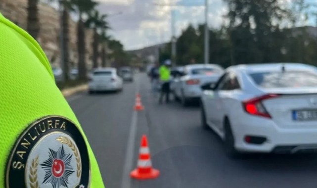 Urfa'da Trafik Ekipleri Affetmiyor 233 Araca Ceza Yazıldı;