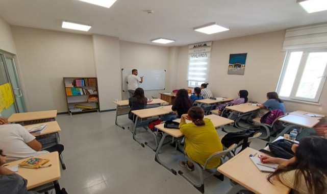 Şanlıurfa Büyükşehir'den Alanında Uzman Eğitimcilerle Sınava Hazırlık Kursu