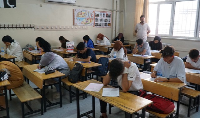 Haliliye Belediyesi, Gençleri Üniversite Sınavına Hazırlıyor