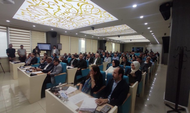 Şanlıurfa Büyükşehir Belediyesinde Daire Başkanları ve Şube Müdürleri Mecliste Tanıtıldı