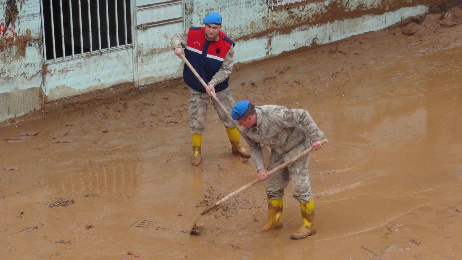 Urfa Sel Felaketi Sonrası Temizlik Çalışmaları;