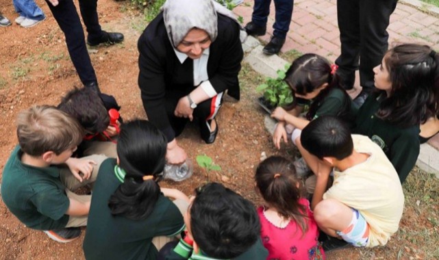 Karaköprü'de Dünya İklim Günü Etkinliği Çocuklar Fidan Dikti;
