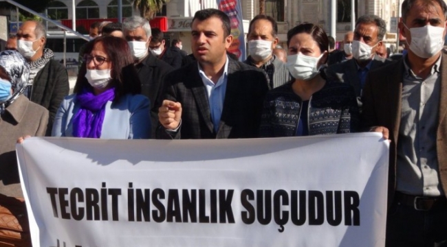HDP Urfa İl Başkanlığı önünde açıklama: Tecrit bir insanlık suçudur