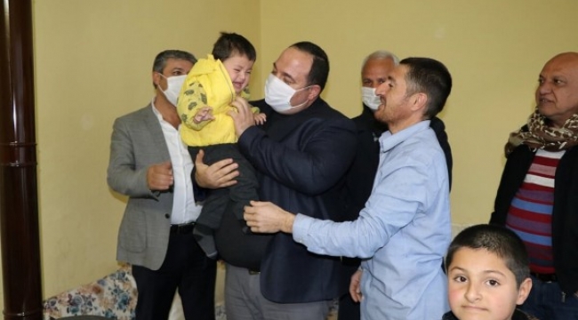 Viranşehir Belediyesi yardıma muhtaç aileye el uzattı;