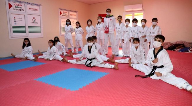Şanlıurfa'da çocuklar yaz tatilini spor kurslarında değerlendiriyor;
