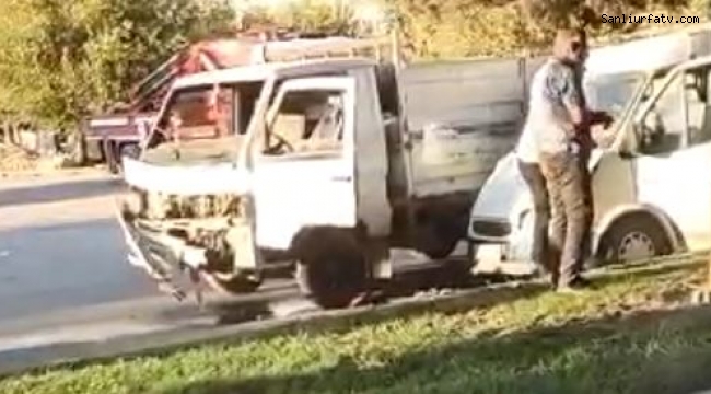 Urfa da Yine Kaza Minibüs İle Pikap Birbirine Girdi 2 Yaralı.;