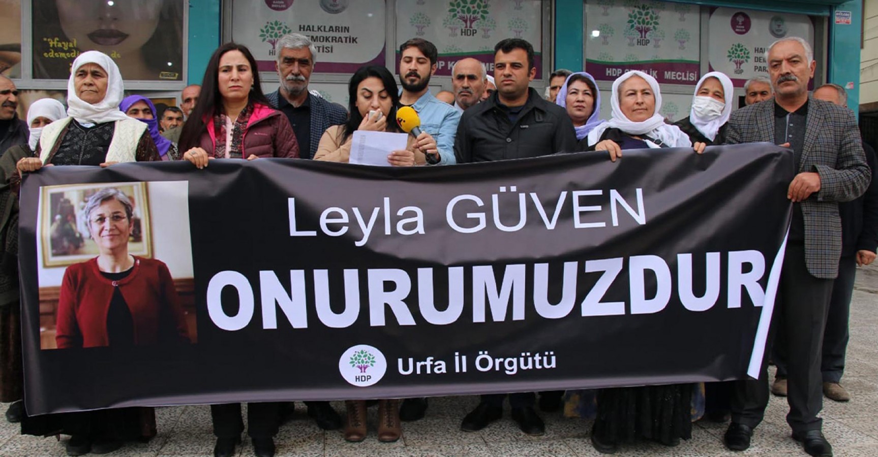 HDP’liler hapis cezasını protesto etti;