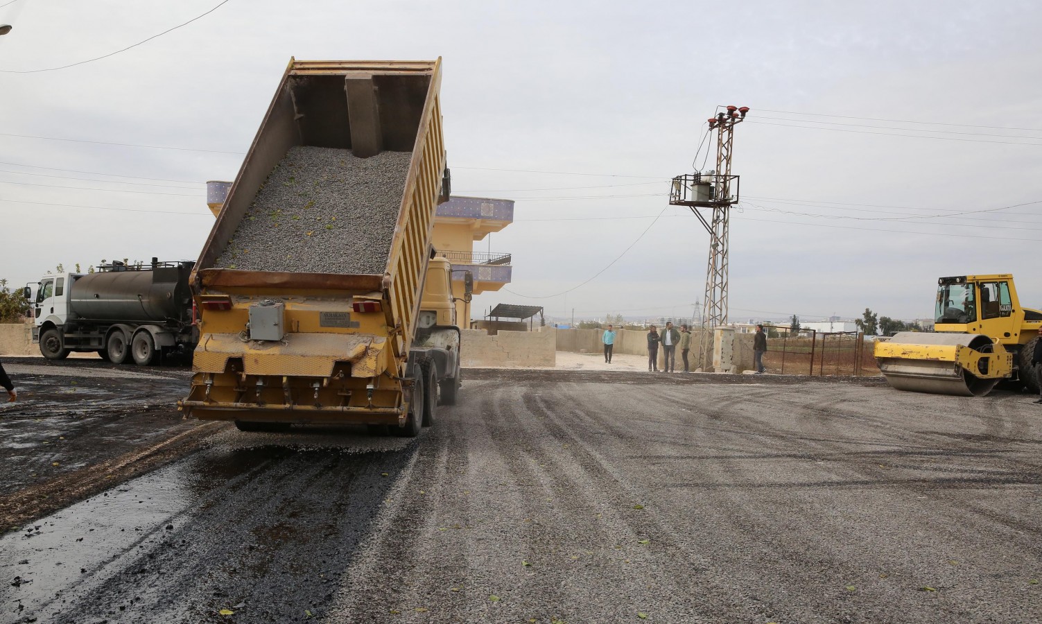 Haliliye kırsalındaki yollar asfaltlanıyor