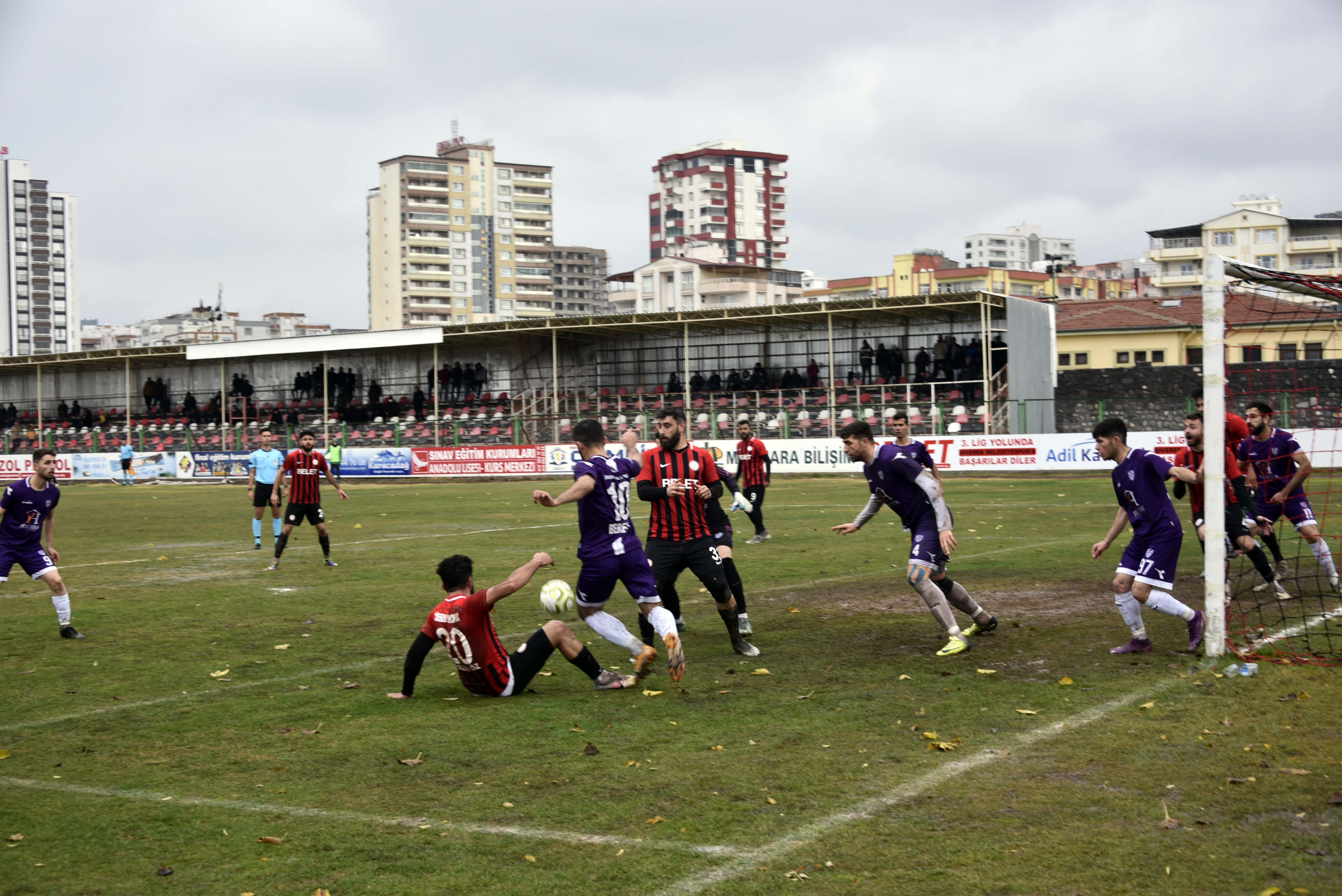Siverek Belediyespor, İmamağaspor’u 2-0 yendi;