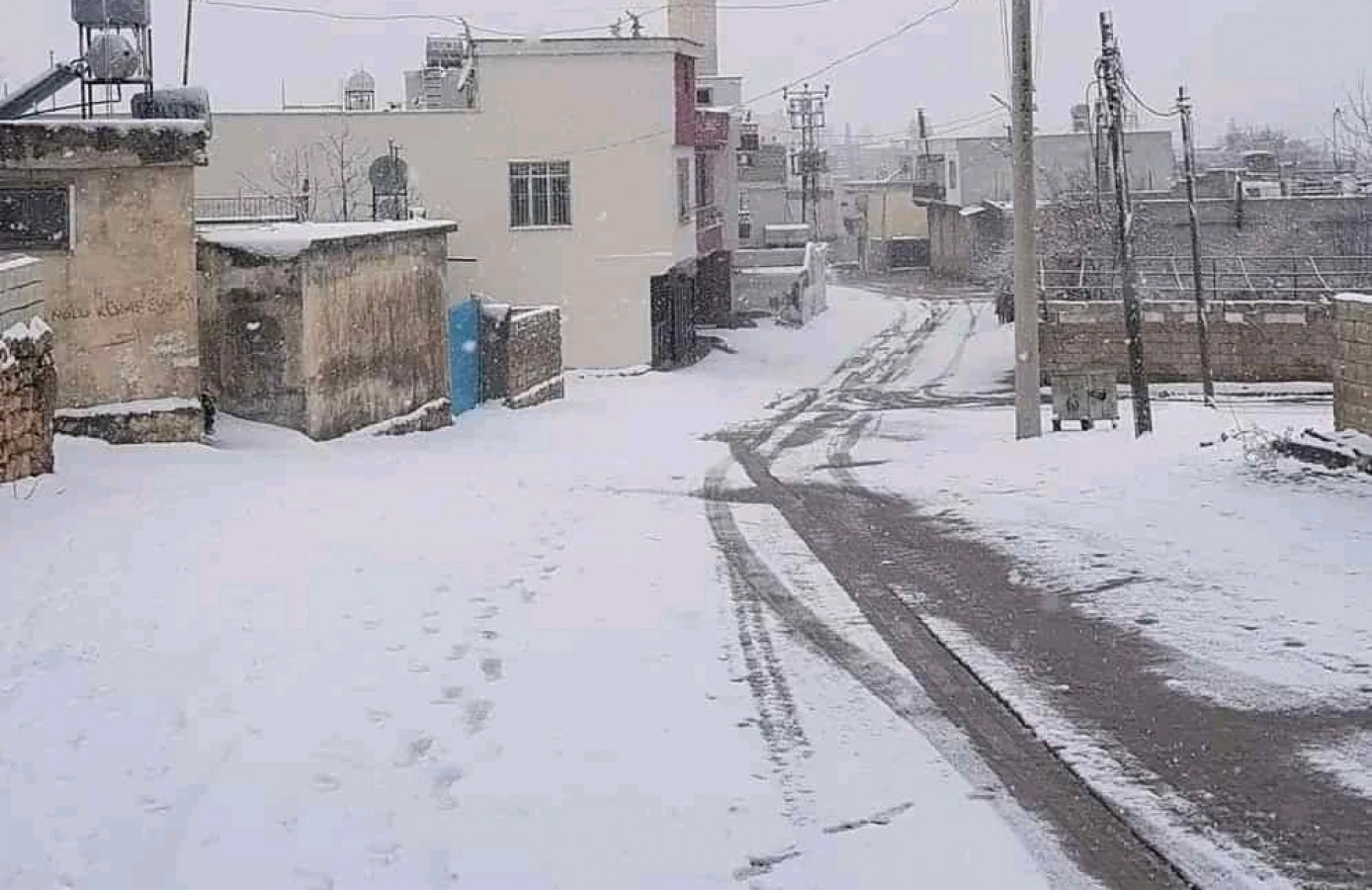 Şanlıurfa'da kar etkisini gösteriyor