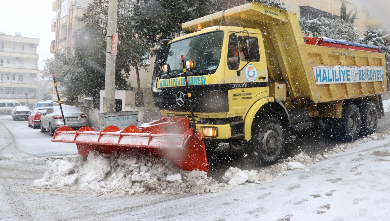 Haliliye Belediyesi’nin karla mücadelesi kaldığı yerden devam;