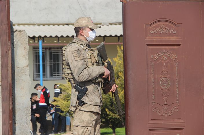 Bozova'da kız kardeşi ve eniştesini öldüren firari jandarma tarafından yakalandı;