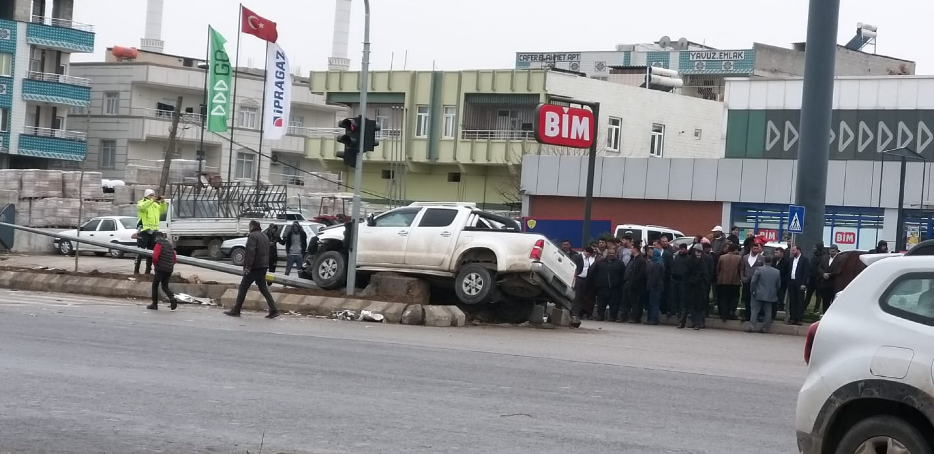 İnek kazaya neden oldu! 4 yaralı;