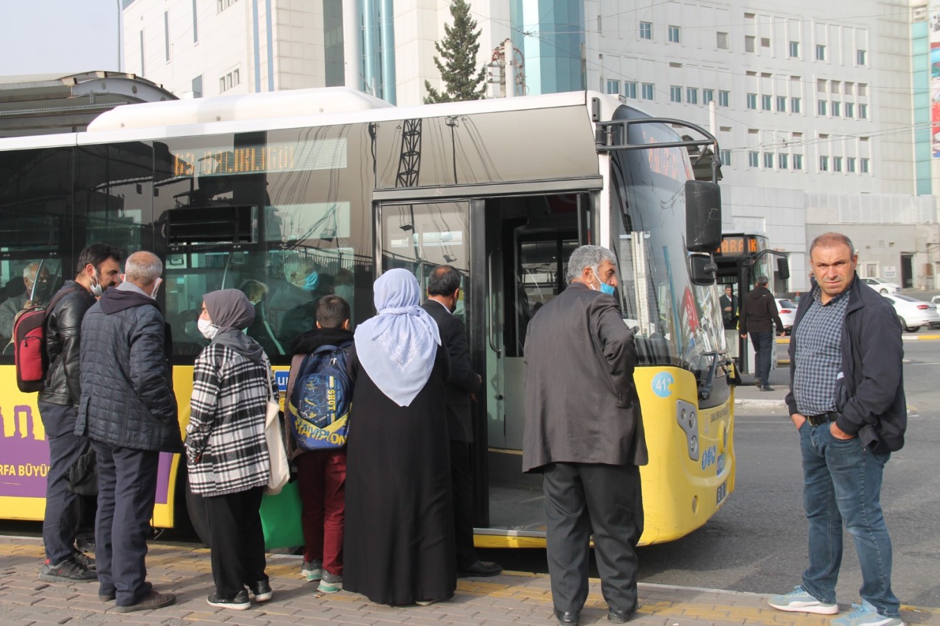 Akaryakıt zammı toplu taşımayı da vurdu;