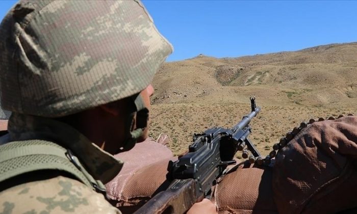 Urfa sınırında saldırı hazırlığındaki teröristler etkisiz hale getirildi;