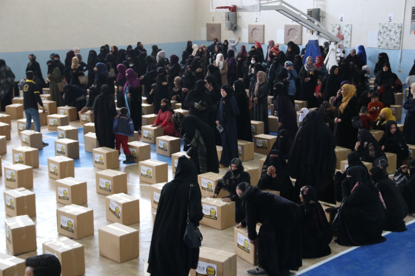 Şanlıurfa'da bin aileye Ramazan öncesi gıda yardımı;