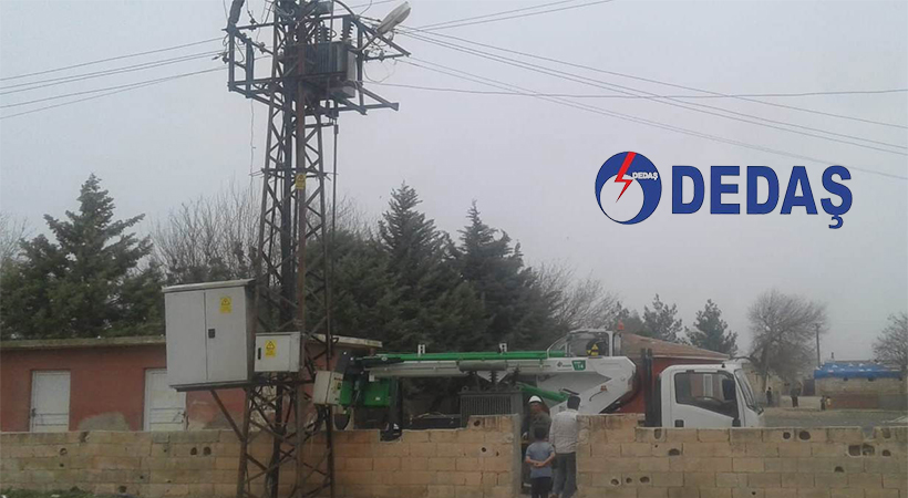 Suruç'ta elektriksiz kalan mahallenin trafosu değiştirildi;