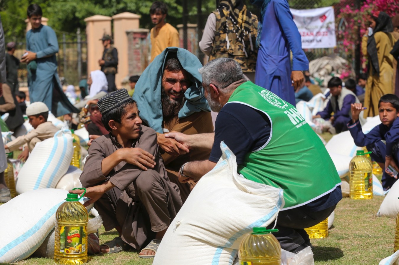 İHH Şanlıurfa'dan Afgan halkına yardım;