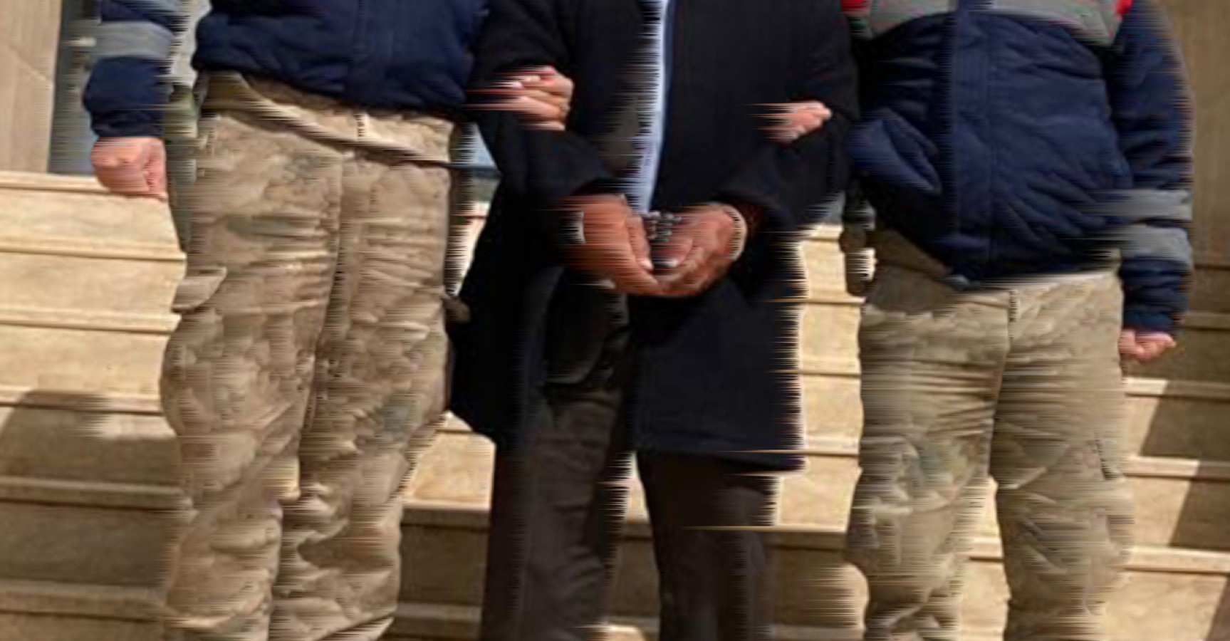 Urfa'da belediye başkanı akrabalarına 'insan kaçakçılığı' operasyonu!;