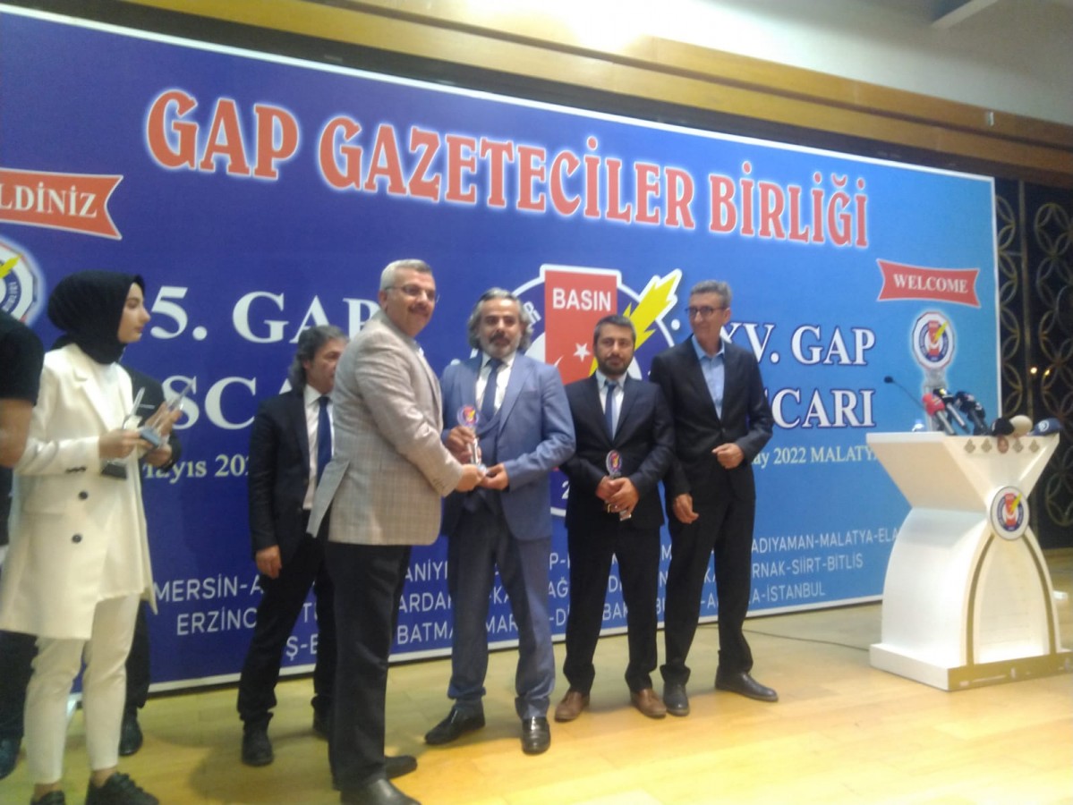 Gazeteci İnan'a ödül;