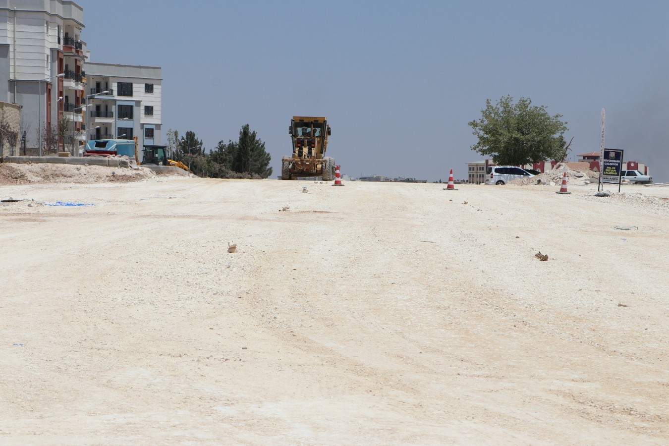 Büyükşehir’den Bozova ve Akçakale’de stabilize yol çalışması;