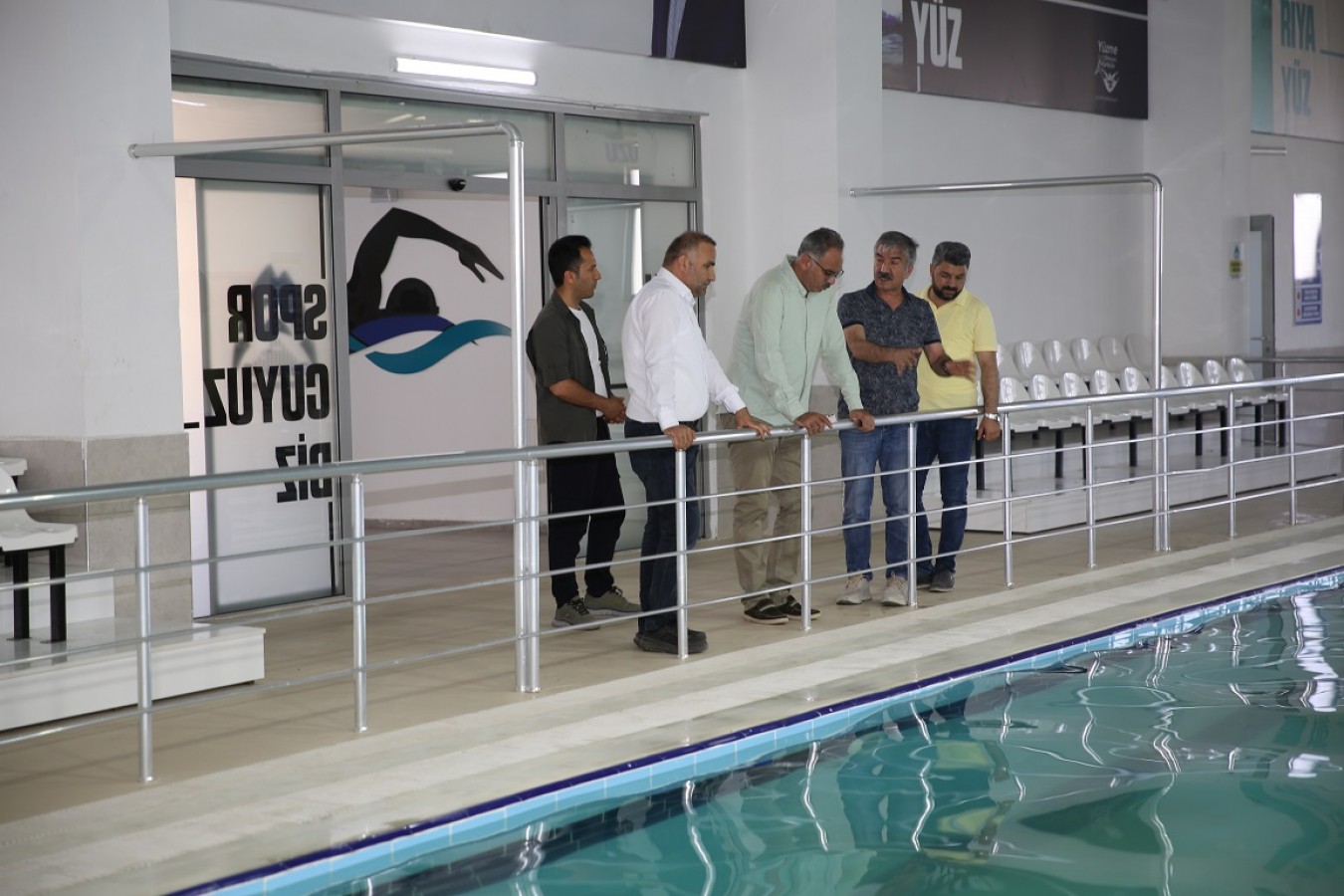 Yapımı tamamlanan olimpik yüzme havuz açılışa hazırlanıyor;