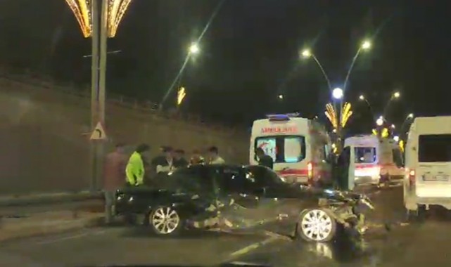 Karaköprü'de Kaza 2 Yaralı;