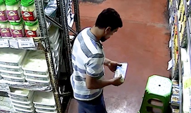Urfada  Marketten Peynir Çaldı Güvenlik Kamerasına Yakalandı