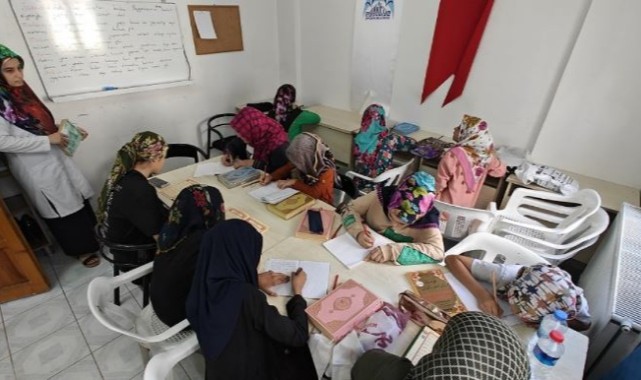 Şanlıurfa'daki Akabe Kadın Destek Merkezi Eyyübiyeli Kadınların Uğrak Merkezi Oldu