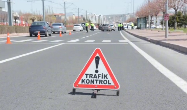 Trafikte Dikkat..! Ekipler Bir Haftada 2 Milyon 942 bin 329 aracı denetledi.;