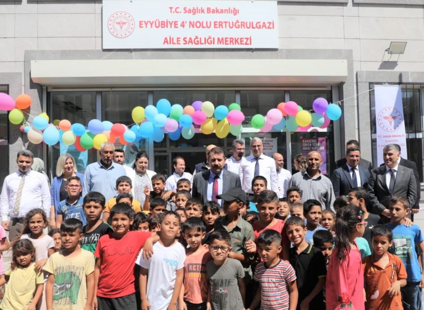 Urfa Valisi Ayhan Eyyübiye'de Aile Sağlığı Merkezi Açılışına Katıldı..