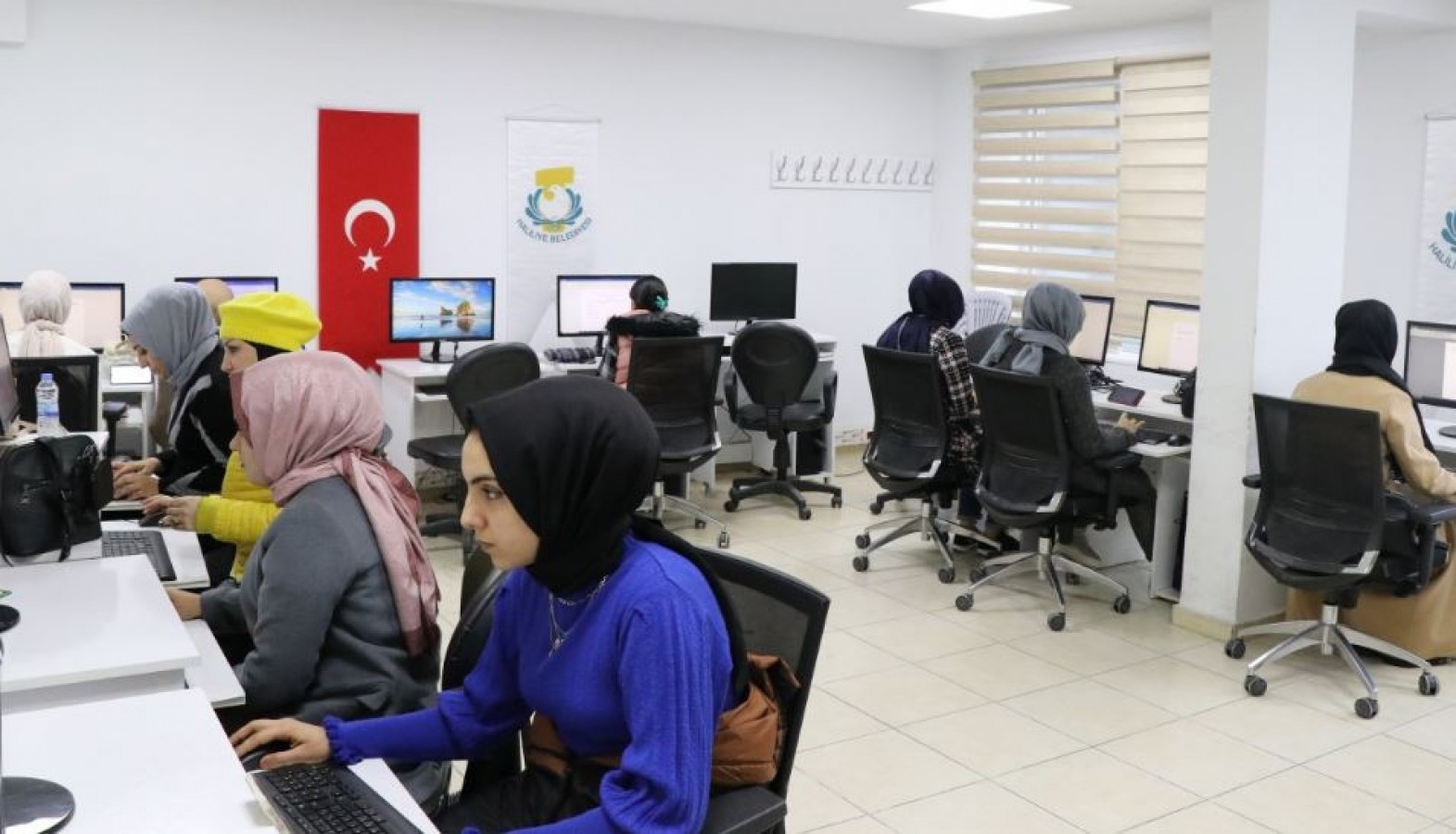 Haliliye'de Gençler Bilgisayarı Kurslarda Öğreniyor